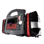 Monitor-desfibrilador Corpuls 3T para emergencias, combinando monitorización avanzada, desfibrilación y soporte vital en pacientes críticos.