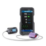 Oxímetro portátil Nonin CO-Pilot para emergencias, midiendo saturación de oxígeno y frecuencia cardíaca de pacientes críticos de forma rápida y confiable.