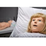 Simulador NOELLE® S554.100 para práctica de parto, cuidados maternos y reanimación neonatal.