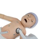 Simulador Tory S2210 para entrenamiento en RCP y soporte vital avanzado en pacientes pediátricos.